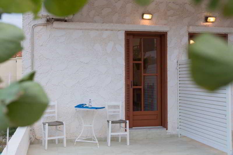 Filoxenia Apartments 2 Palaiochora Exterior foto