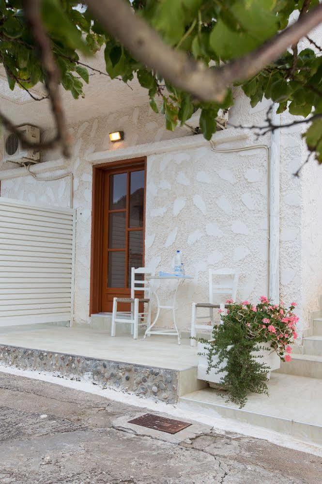 Filoxenia Apartments 2 Palaiochora Exterior foto